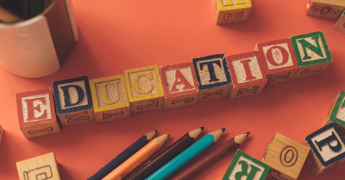 découvrez l'importance de l'alphabétisation précoce pour le développement des compétences en lecture et en écriture chez les jeunes enfants, favorisant leur réussite scolaire future.